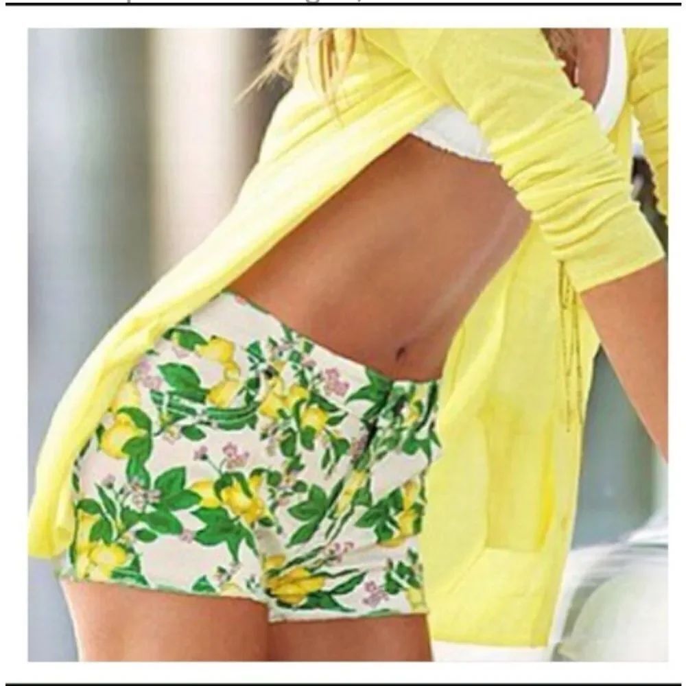 Victoria Secret | Victoria Secret London Lemon 🍋 Print Boyfriend Shorts Sz 8
